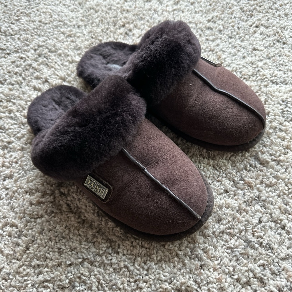 Australia Luxe Collective Dark Shearling Slippers - Picture 3 of 5